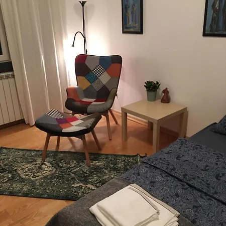 Cozy In Centre Apartment Belgrade