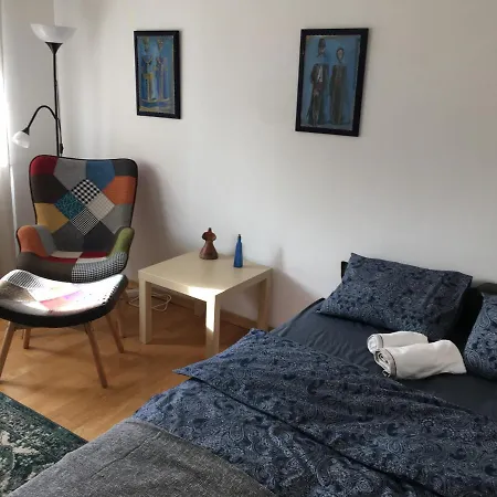 Cozy In Centre Apartment